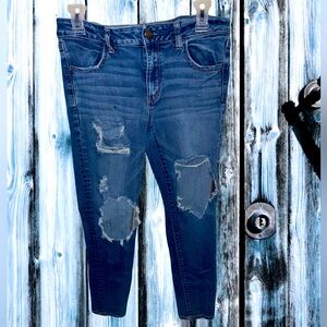 American Eagle Outfitters | Size 10 short, super stretch x distressed jeans